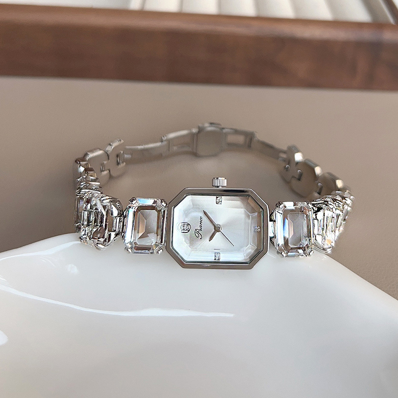 Luxury Watch White - UTHAI Kadın Saatler Kızlar için Bilek